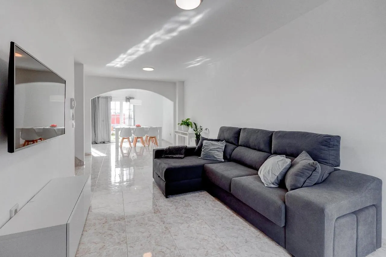 Bonita Casa Nina Con Jacuzzi By Paramount Holidays Playa de San Juan  0*, Playa de San Juan (Tenerife) Hiszpania